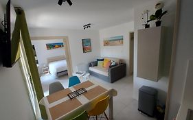 T2, 50M Du Lac, Piscine, Wifi, Jardin Terrasse Sans Vis-A-Vis, 1 A 4 Pers